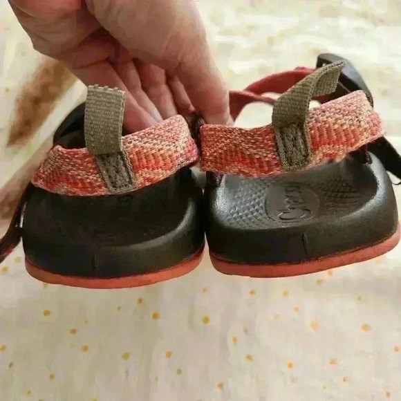 Chacos Sandals Big Kids/Youth‎ Black&Red 1Y - Picture 2 of 3